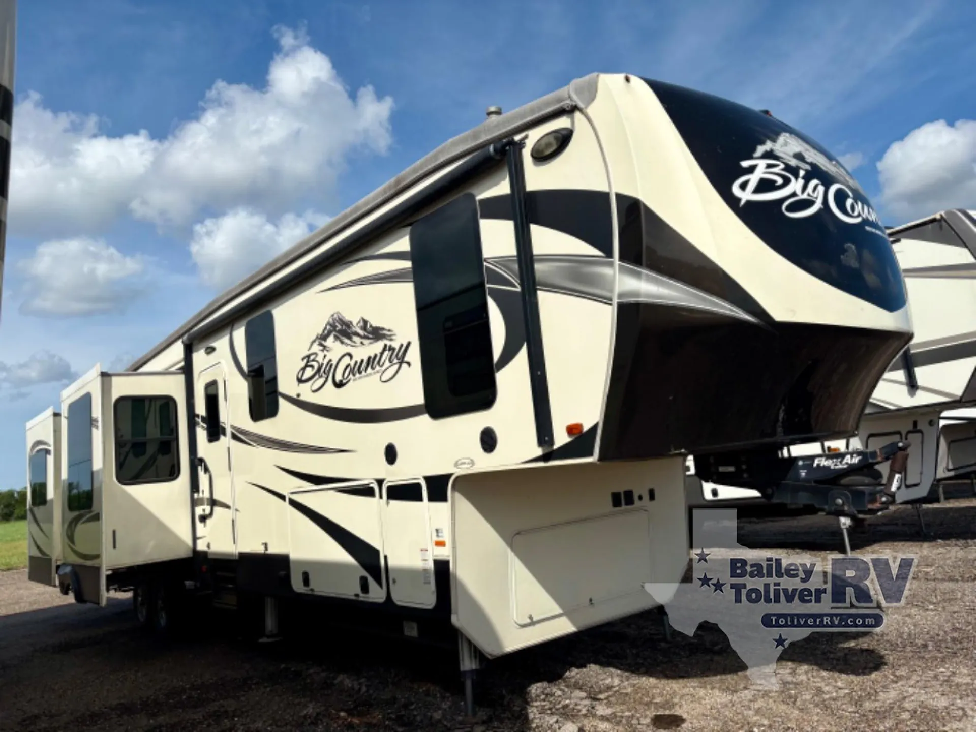 2017 Heartland Big Country 4010RD - Photo 2