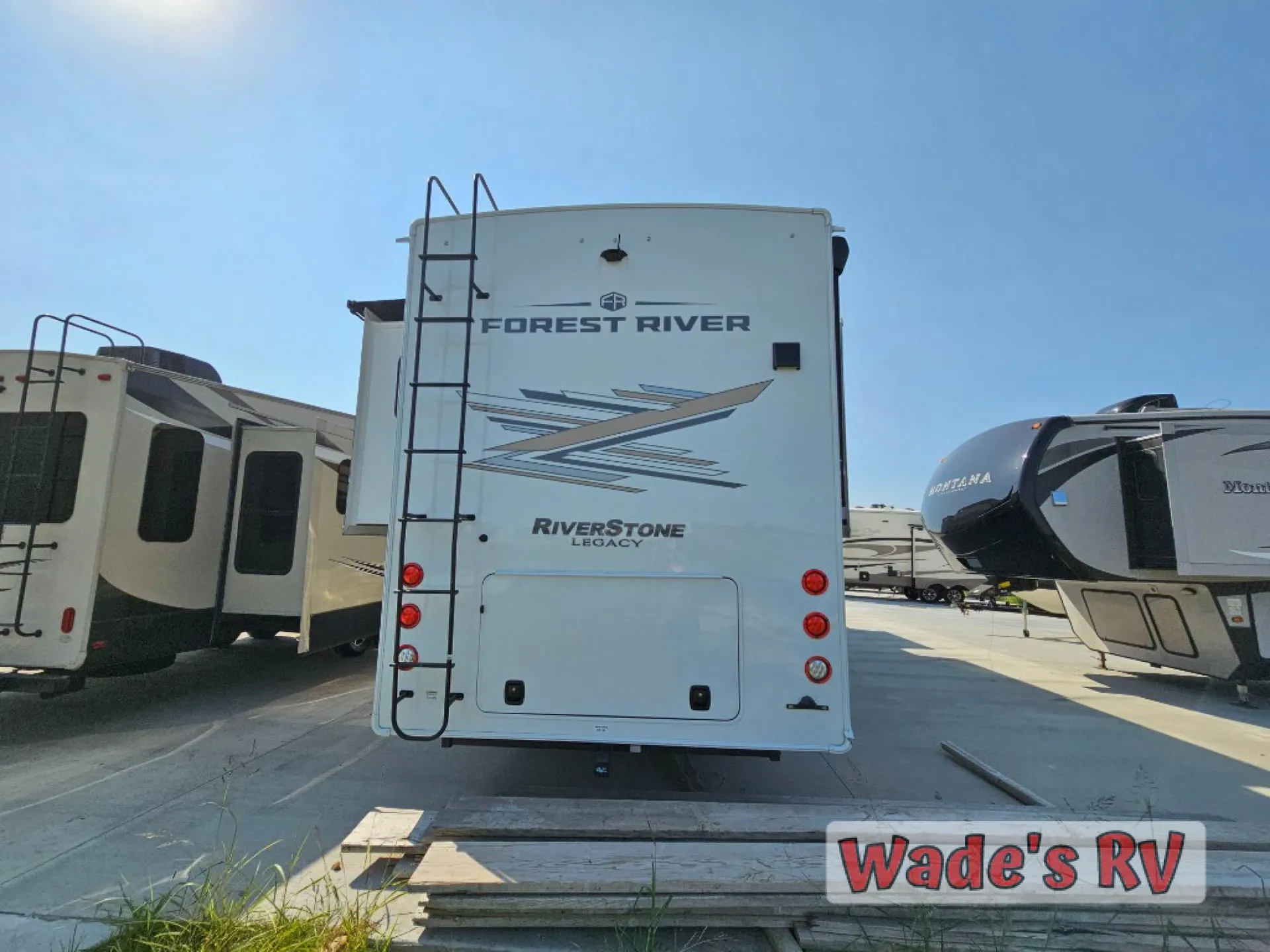 2025 Forest River RiverStone 425FO — Photo 6
