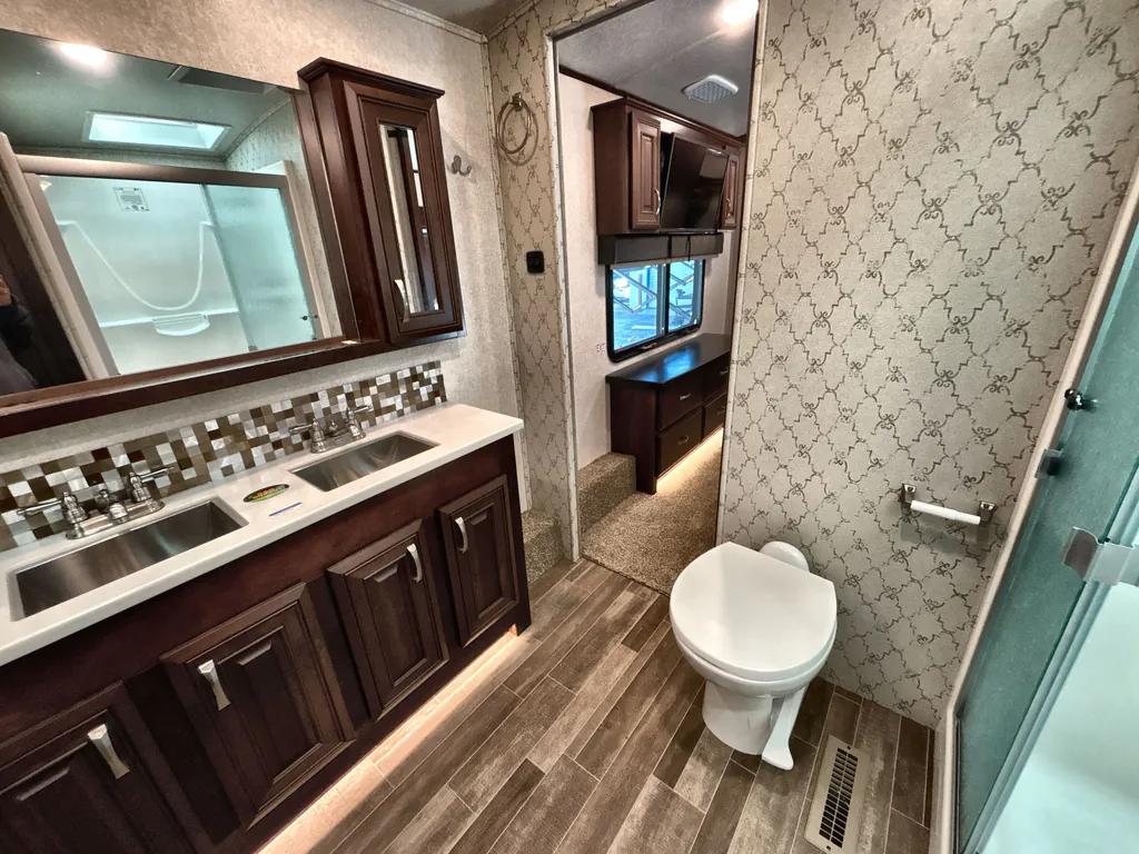 2018 Jayco Pinnacle 36FBTS, Photos photo 18