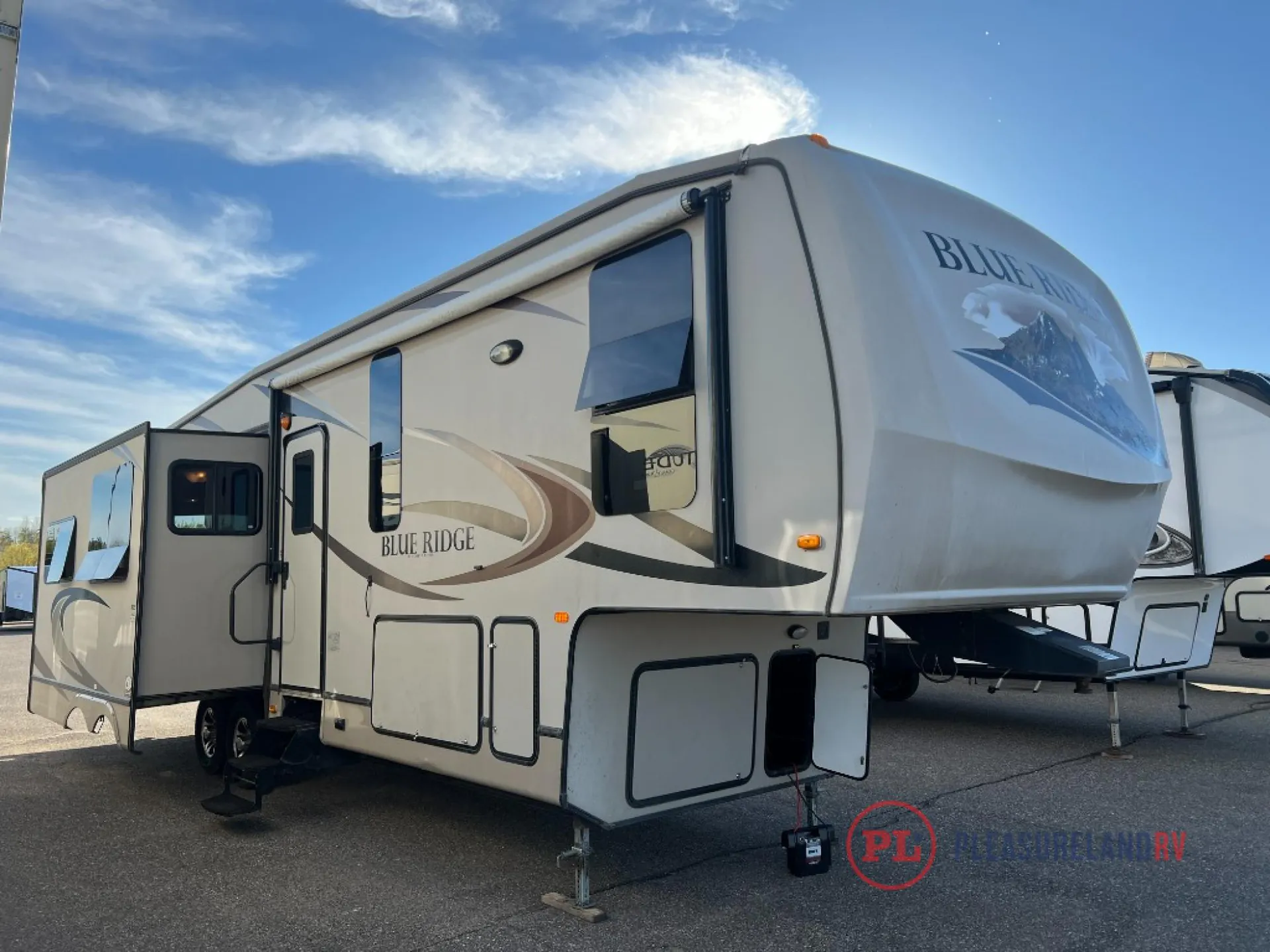 2012 Forest River Blue Ridge 3025RL - Photo 2