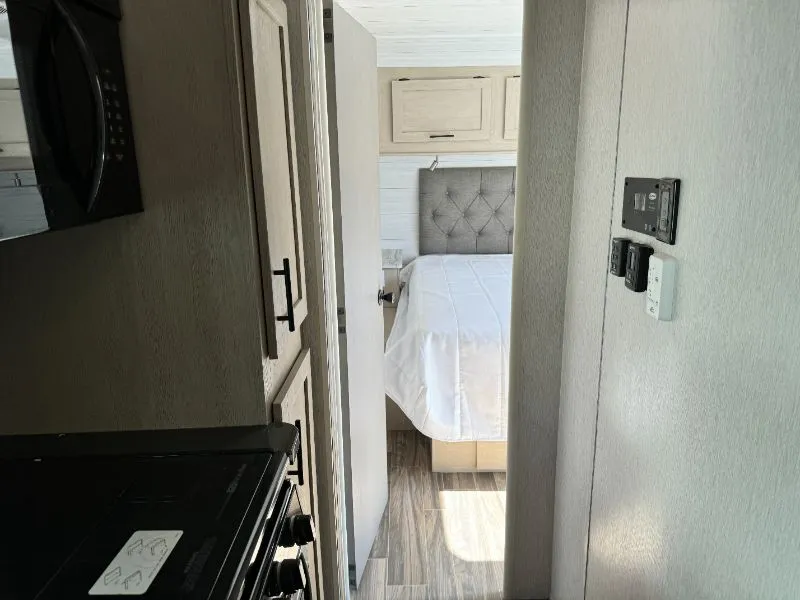 2023 Forest River Stealth KS3016G, Photos photo 12
