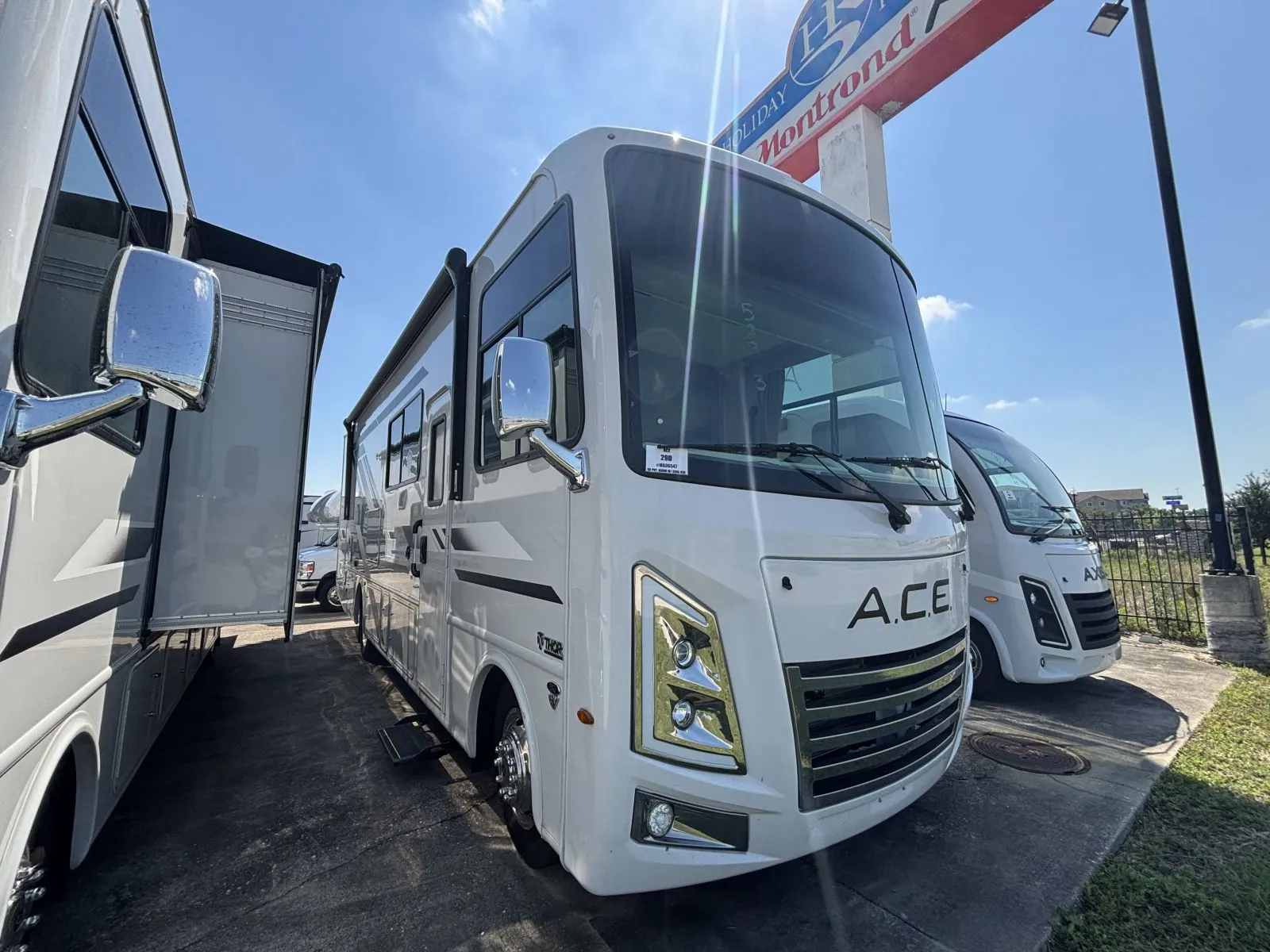2026 Thor Motor Coach A.C.E 29D - Photo 2