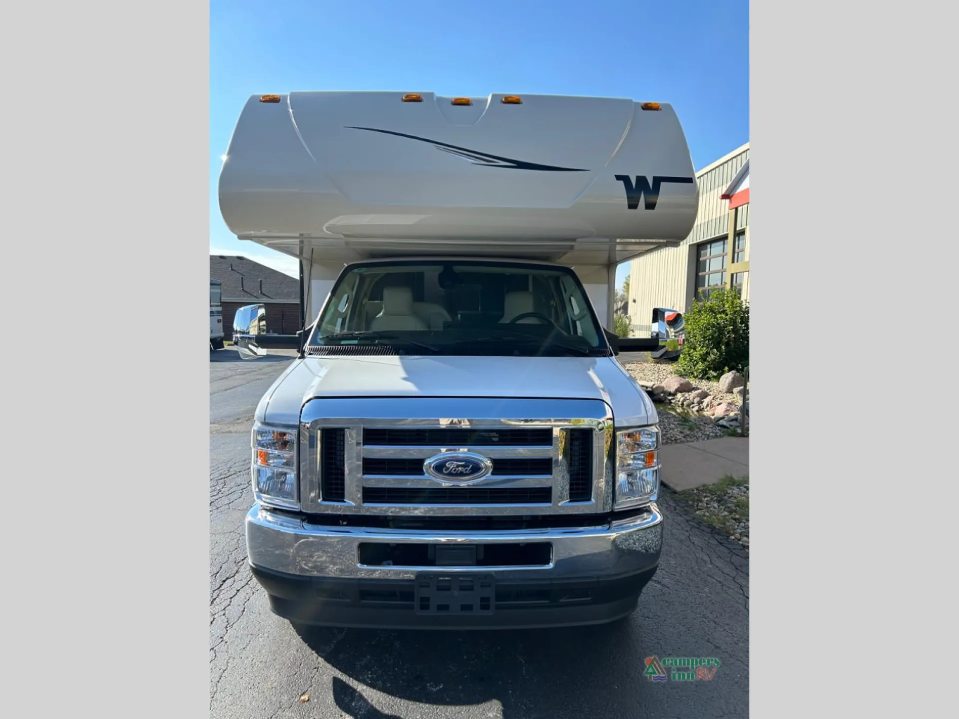 2025 Winnebago Minnie Winnie 26T - Photo 2
