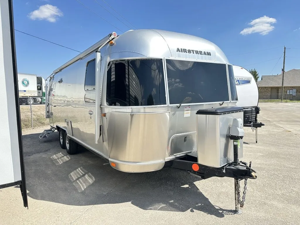 2019 Airstream International Serenity 27FB - Photo 3