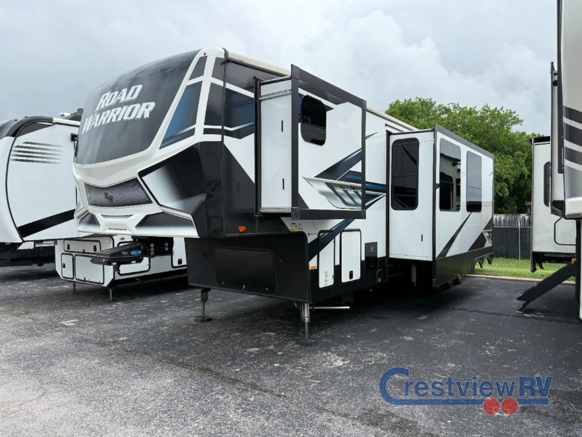 2023 Heartland Road Warrior RW 397 - Photo 4