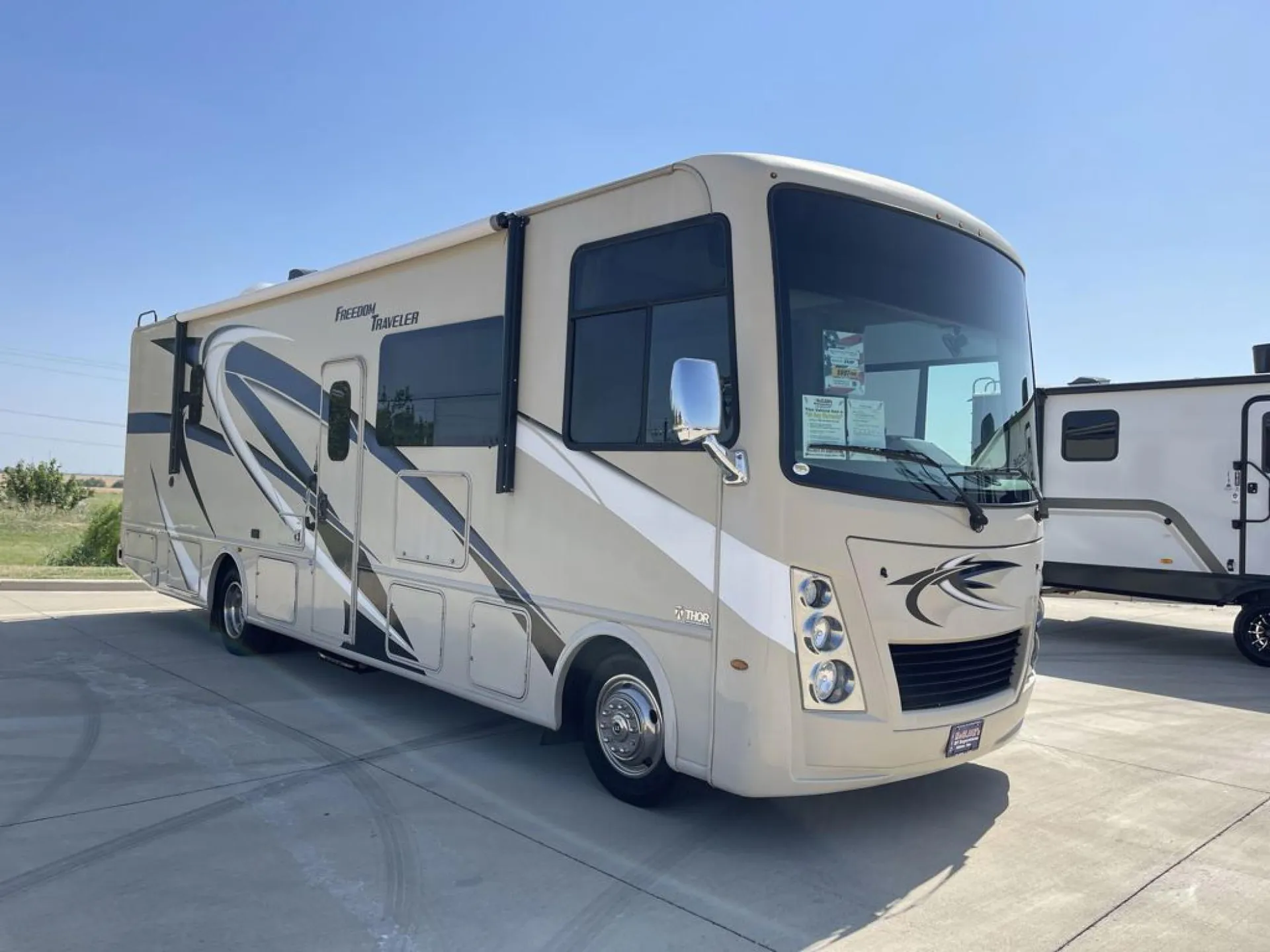 2022 Thor Motor Coach Freedom Traveler A32 - Photo 2