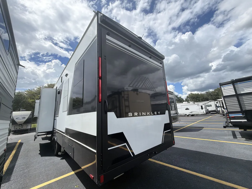 2025 Brinkley Model G 3950, Photos photo 5
