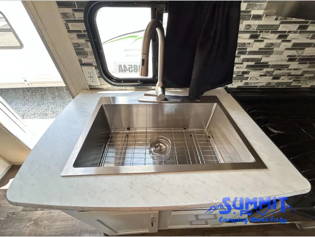 2018 Forest River RV Wildwood X-Lite 233RBXL, Photos photo 19