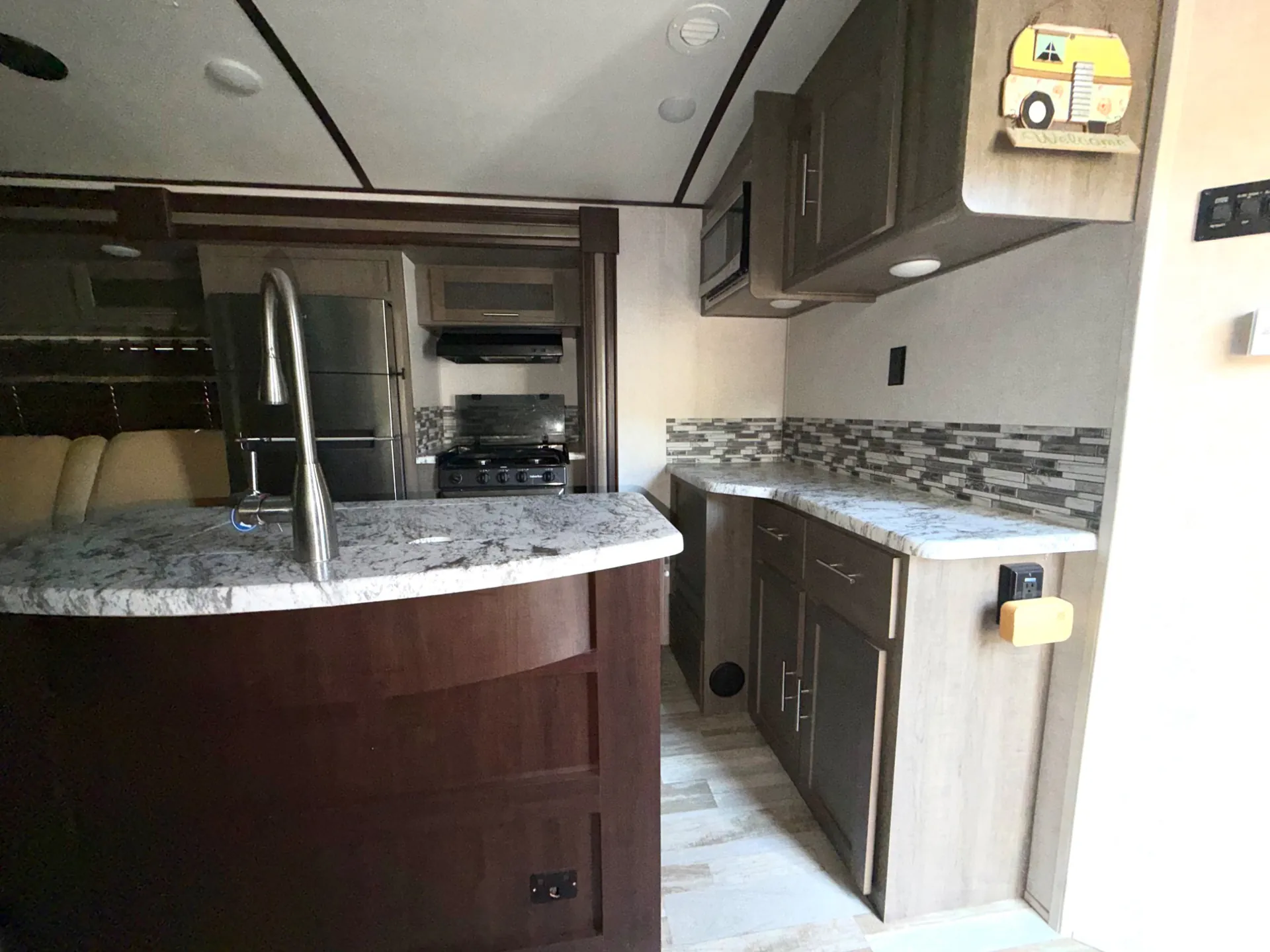 2017 Forest River Surveyor 33KRLOK — Photo 5