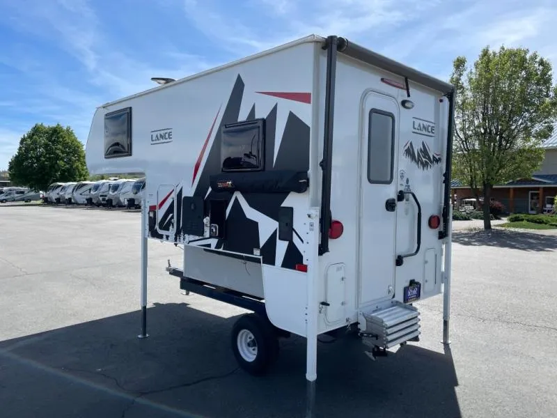 2024 Lance Lance Truck Campers Used    805 - Photo 4