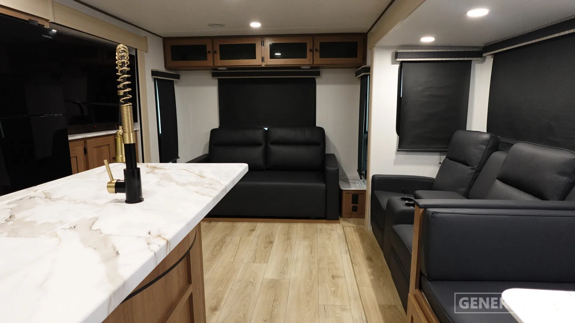 2026 Coachmen Apex Ultra Lite 293RLDS - Photo 3