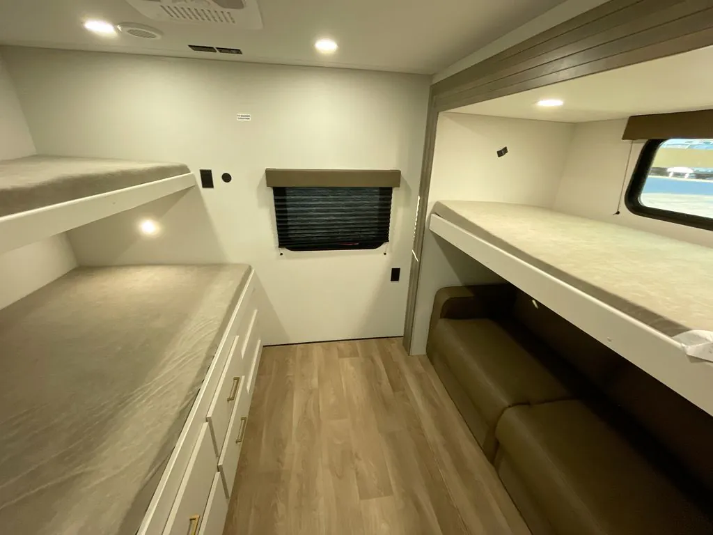 2027 Grand Design Transcend 335BHT, Photos photo 24