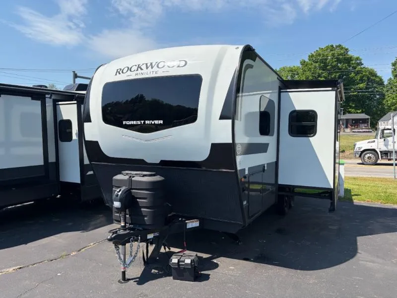 2026 Forest River Rockwood Mini Lite 2205S - Photo 2