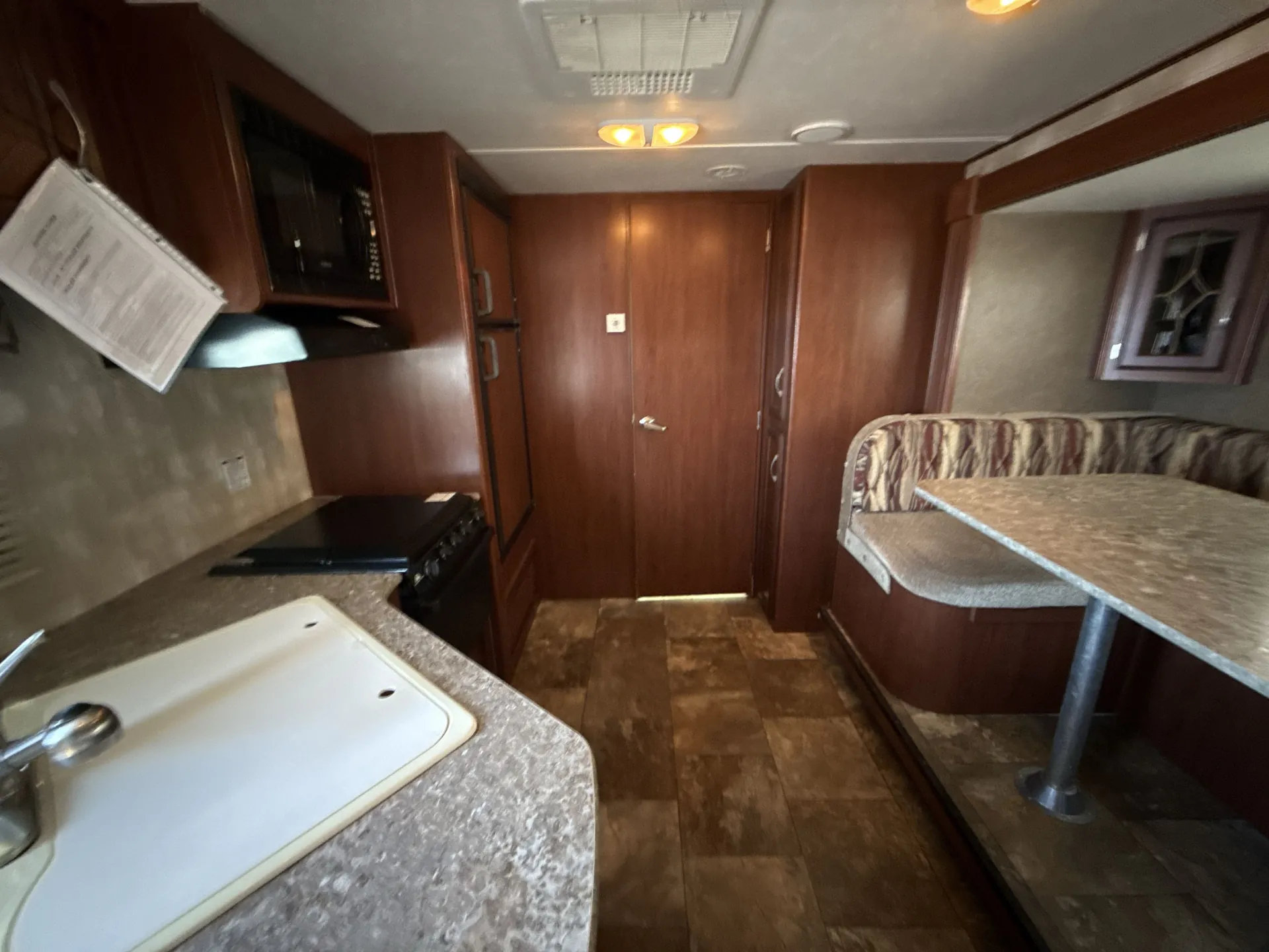 2014 Winnebago Minnie 2201DS — front