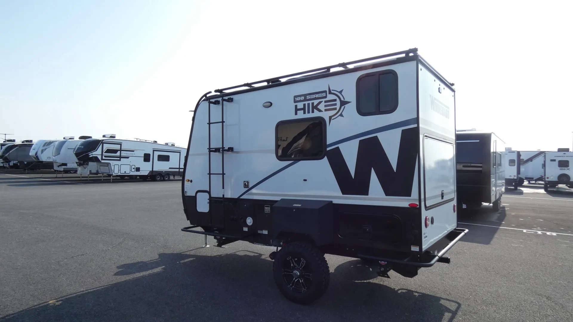 2023 Winnebago Hike 100 H1316FB - Photo 4
