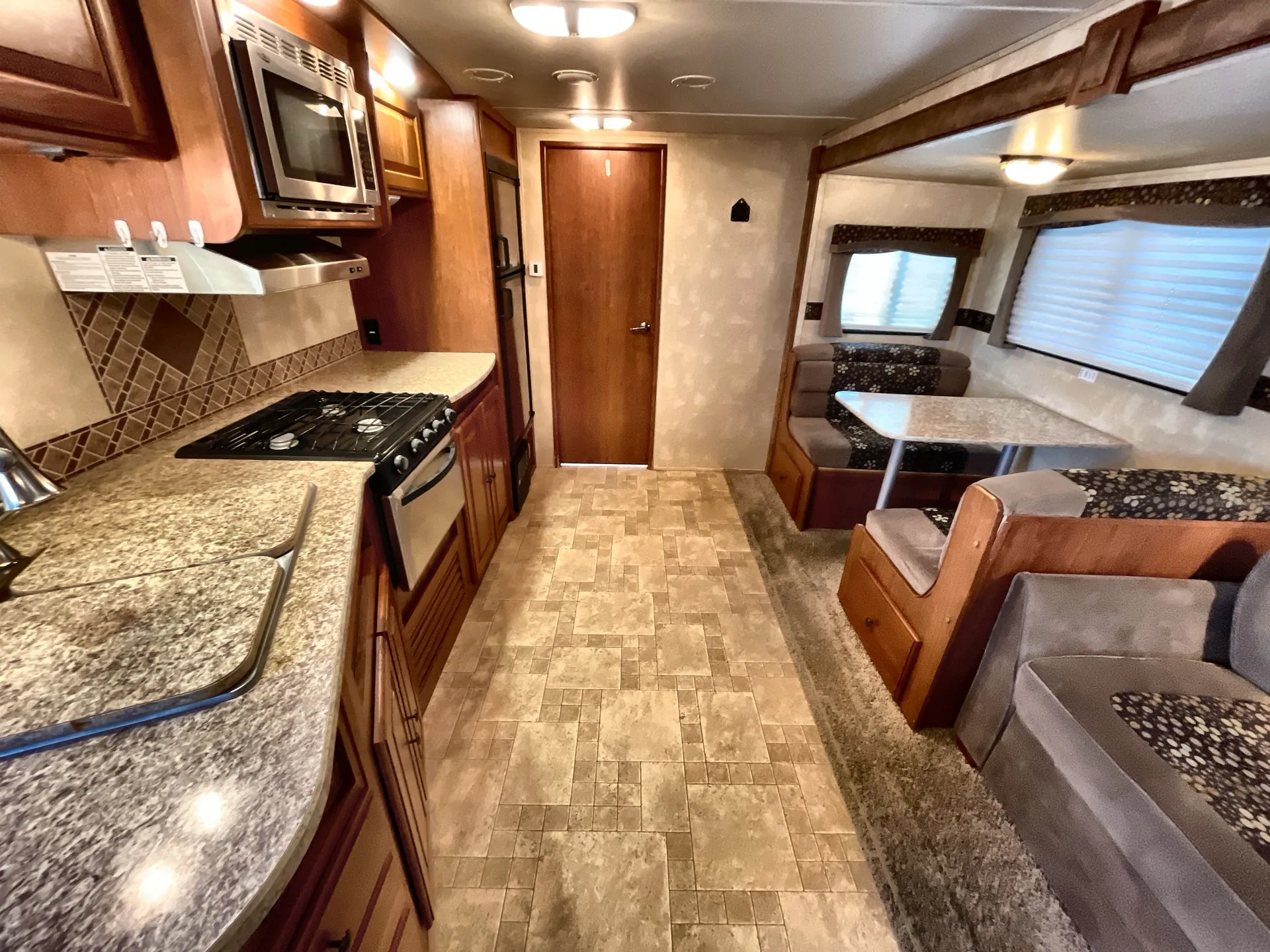 2012 Cruiser RV Fun Finder 265RBSS — driver seat