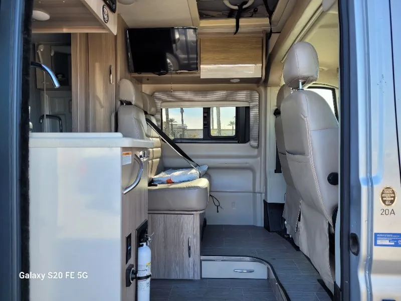 2023 Thor Motor Coach Sequence 20A - Photo 4