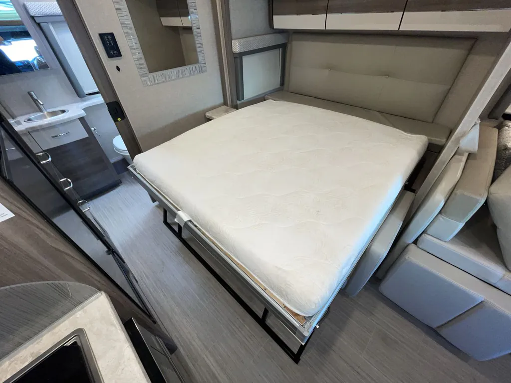 2022 Thor Motor Coach Tiburon 24FB, Photos photo 21