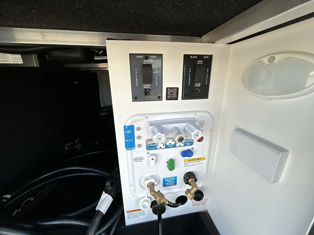 2025 Brinkley Model Z AIR 295, Photos photo 27
