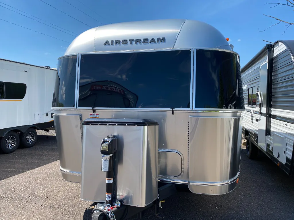 2023 Airstream Flying Cloud 25FB Twin - Photo 2