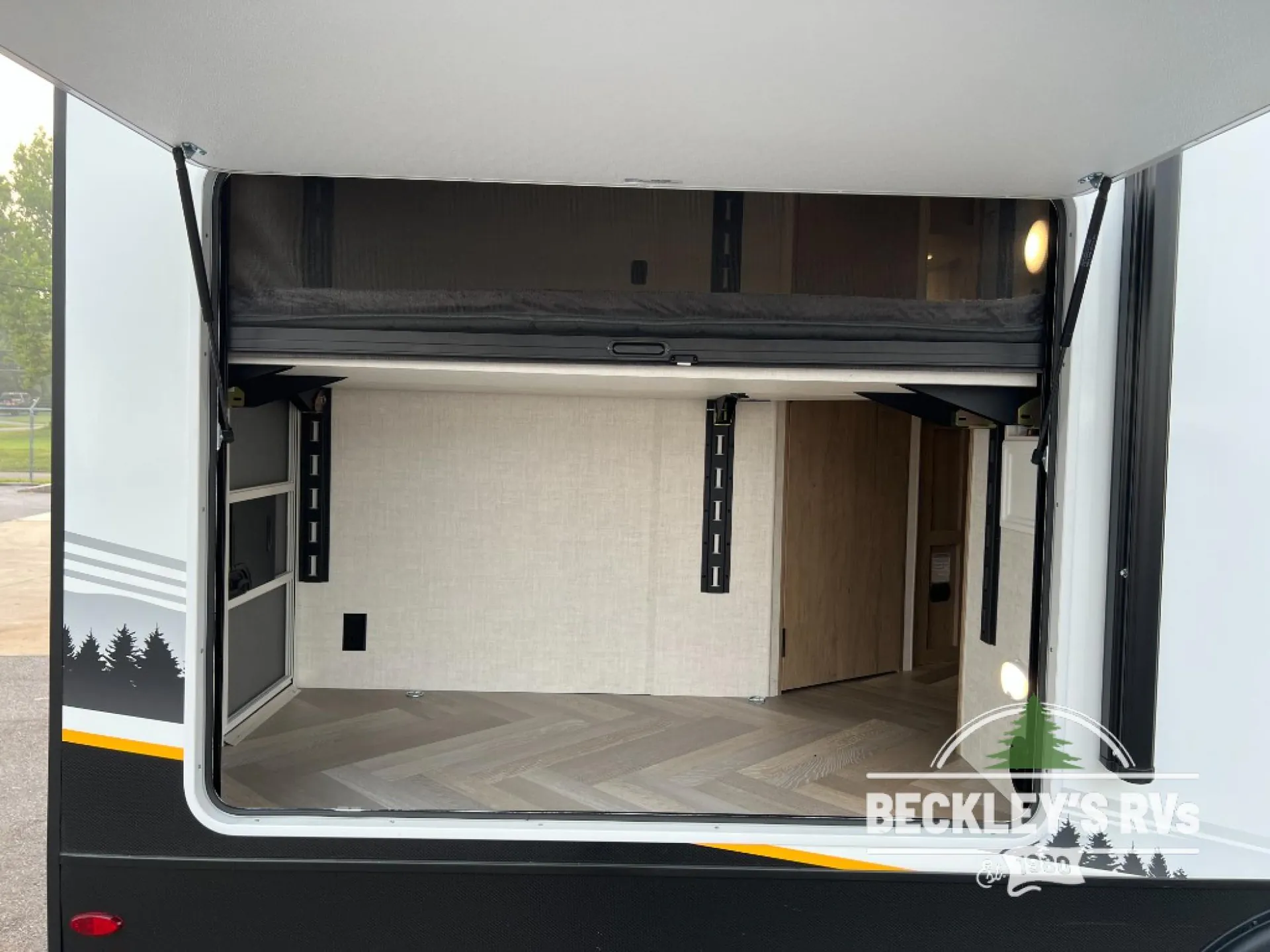 2026 Ember RV E-Series 22ETS - Photo 4