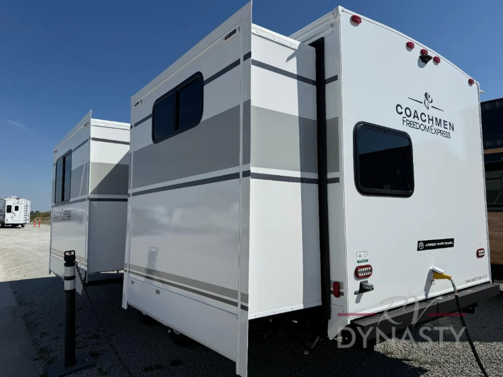 2026 Coachmen Freedom Express Ultra Lite 271BHE - Photo 4