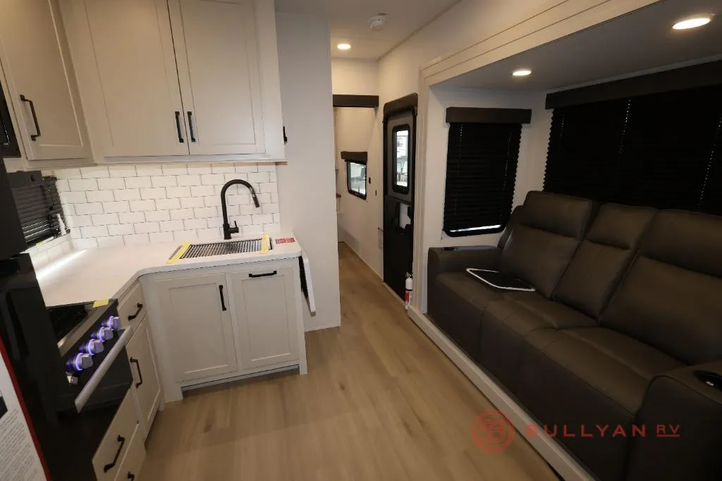 2026 Grand Design Momentum G-Class 29GS - Photo 4