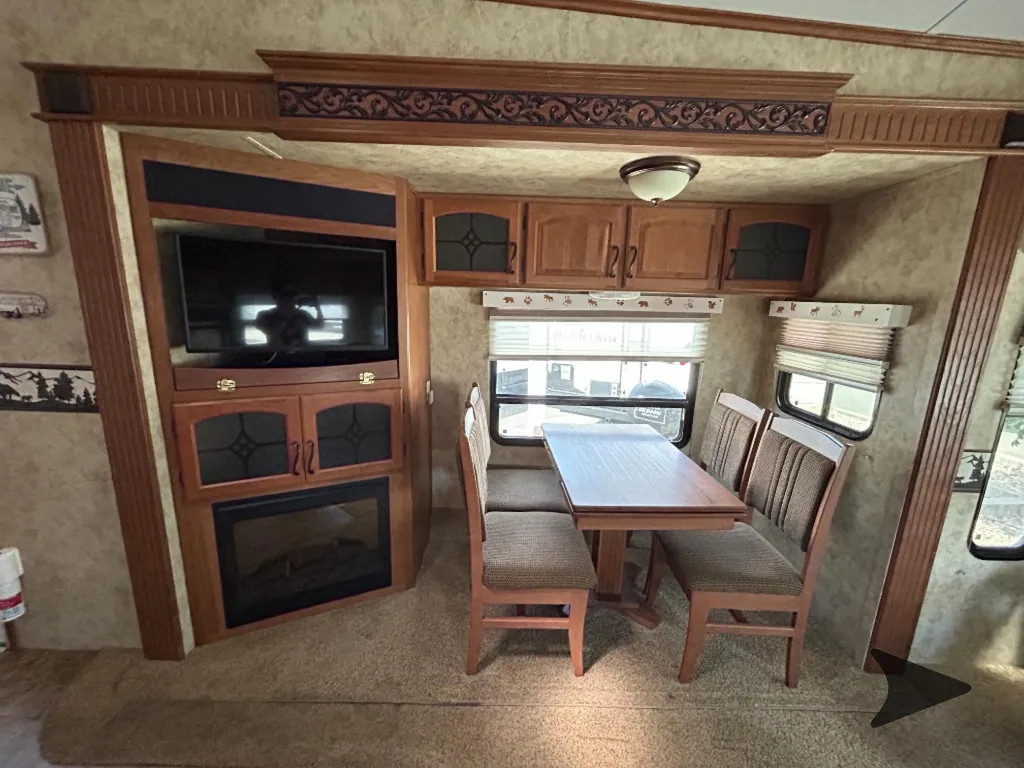 2012 Keystone Montana 3100RL, Photos photo 5