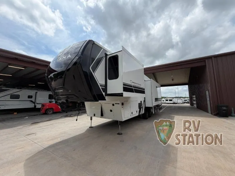 2026 Keystone Montana High Country 290RL - Photo 2