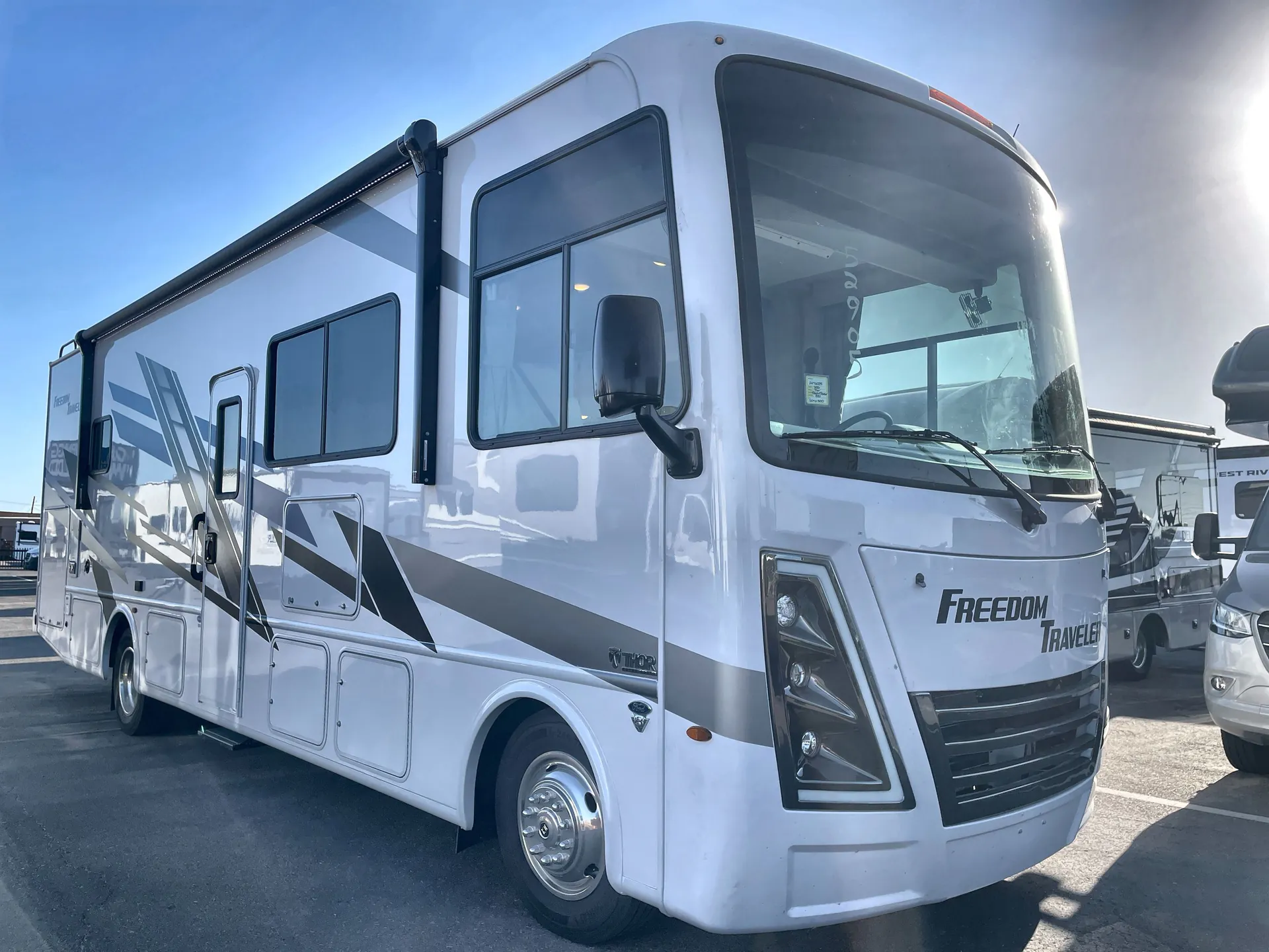 2026 Thor Motor Coach Freedom Traveler B30 - Photo 2