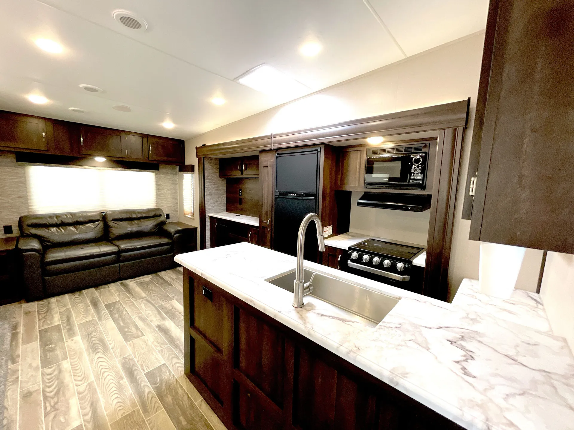 2019 k-z rv Sportsmen 344BH - Photo 3