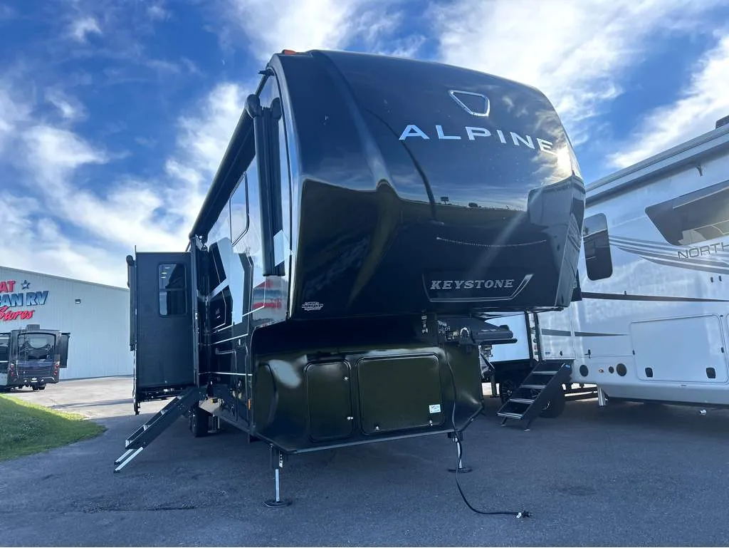 2026 Keystone Alpine Avalanche Edition 366LS - Photo 2