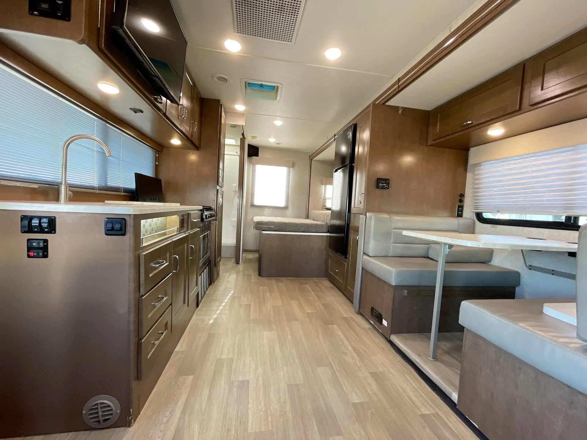 2020 Winnebago Vita 24P — living area main