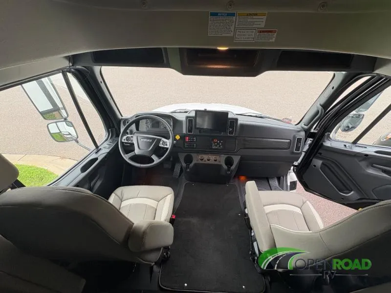 2027 Thor Motor Coach Pasadena 38XL - Photo 3