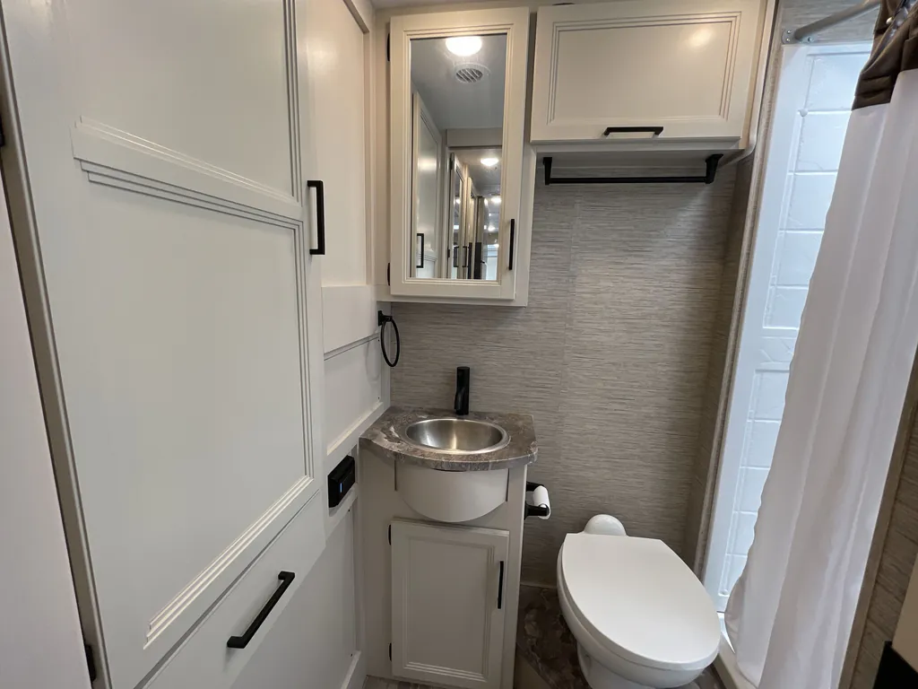 2023 Thor Motor Coach Axis 24.3, Photos photo 17