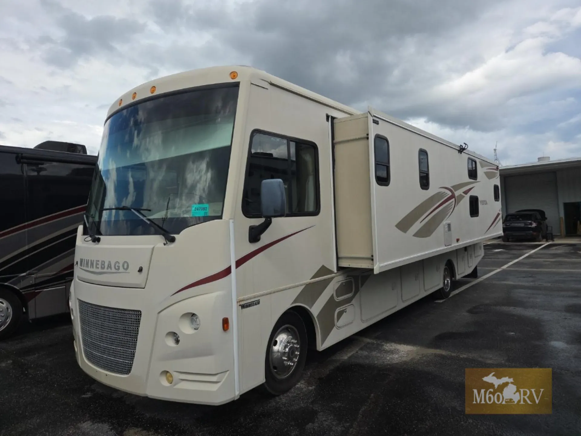 2017 Winnebago Vista 31BE - Photo 2