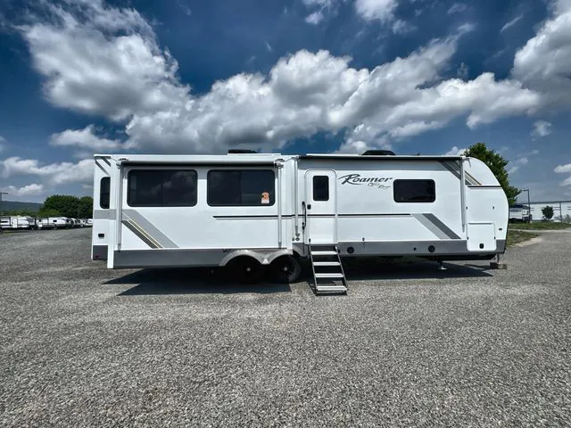 2027 Highland Ridge Roamer Light Duty 29RLTS dealer photo 1 from Colton RV
