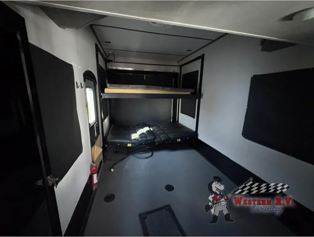 2021 Keystone Raptor 415, Photos photo 14