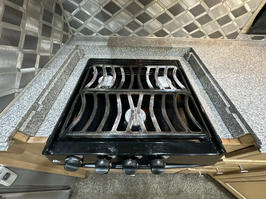 2017 Newmar Canyon Star 3923, Photos photo 20