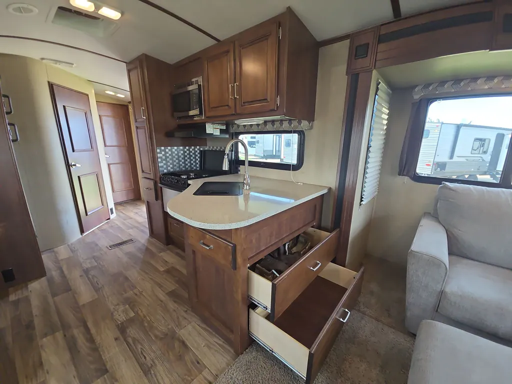 2018 Keystone Outback 298RE, Photos photo 16