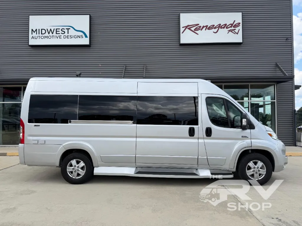 2025 Midwest Automotive Designs Luxe Cruiser D4, Photos photo 26