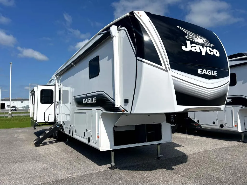 2026 Jayco Eagle 355MBQS - Photo 2