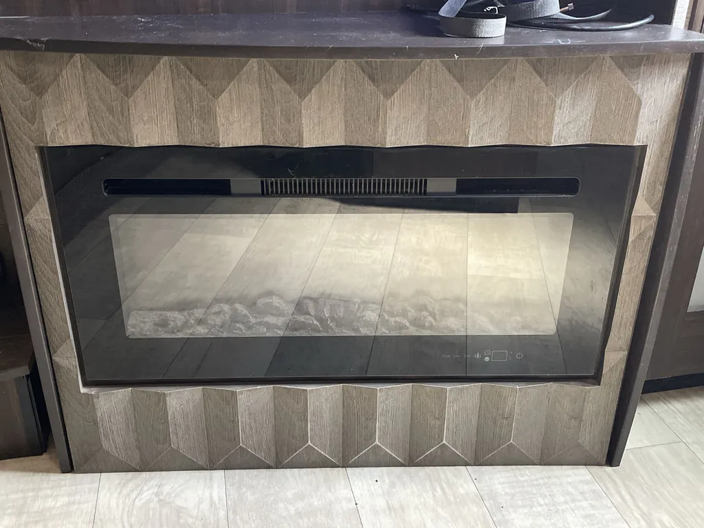 2019 Grand Design Momentum 399TH, Photos photo 18