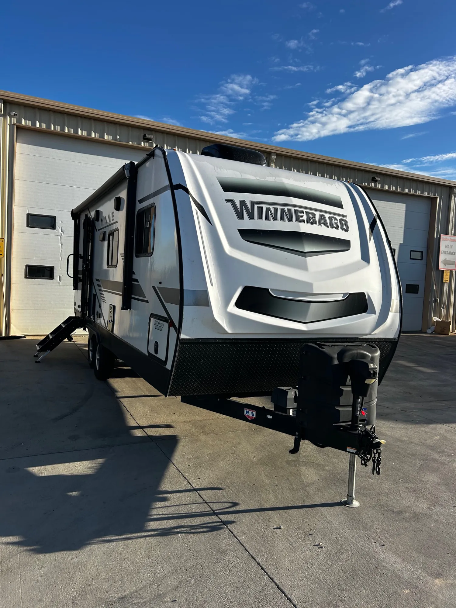 2022 Winnebago Minnie 2327TB - Photo 2