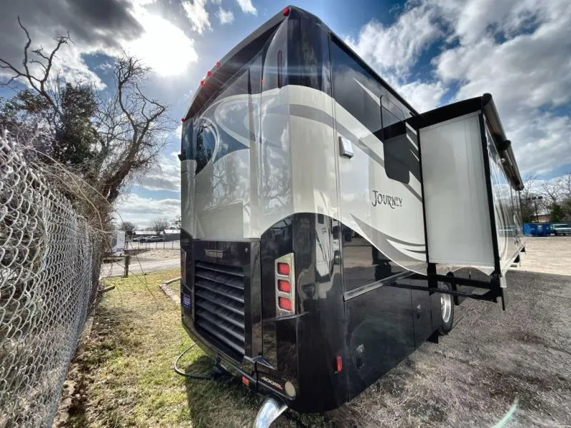2018 Winnebago Journey 40J - Photo 3