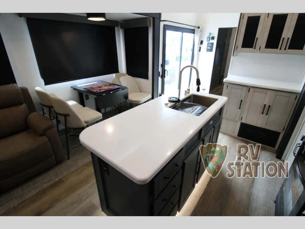 2027 Forest River Puma Vista 38VFL, Photos photo 21