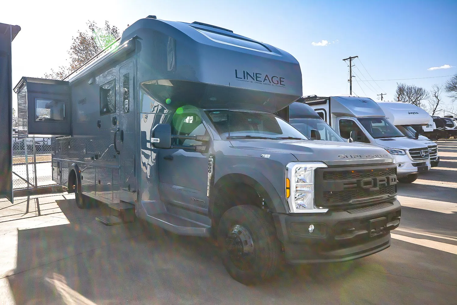 2026 Grand Design Lineage Series F 31ZW - Photo 3