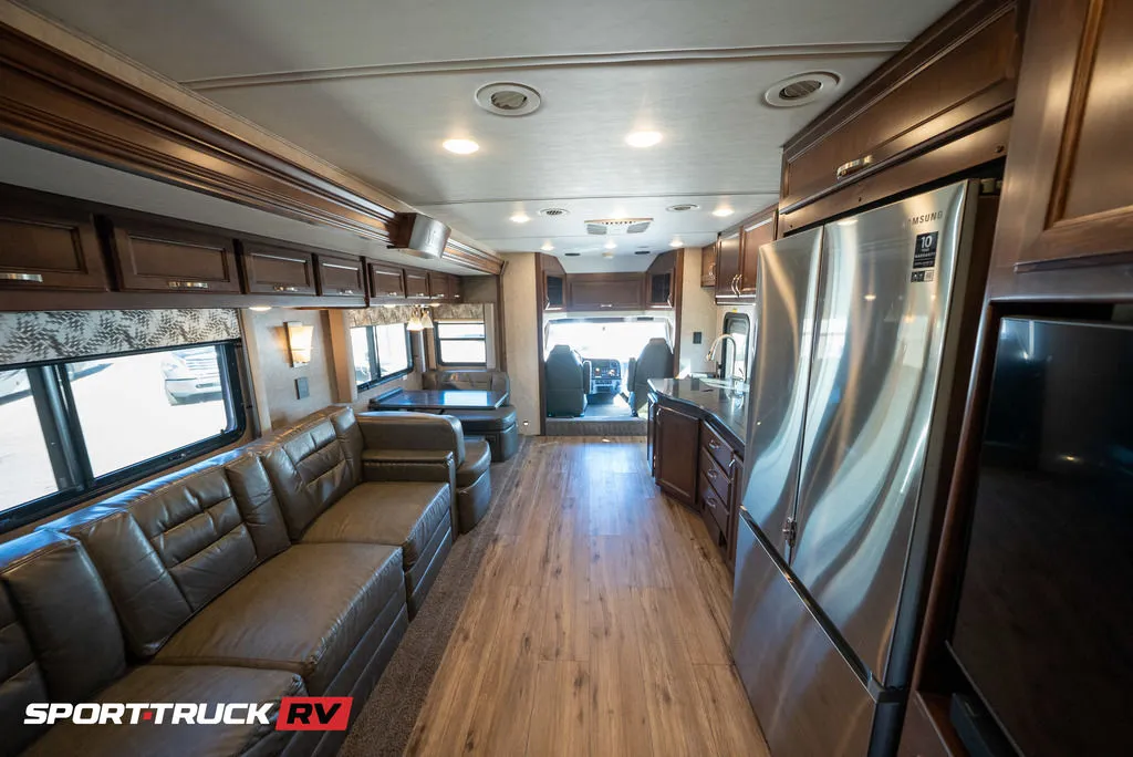 2022 Renegade RV Verona 40VRB - Photo 3