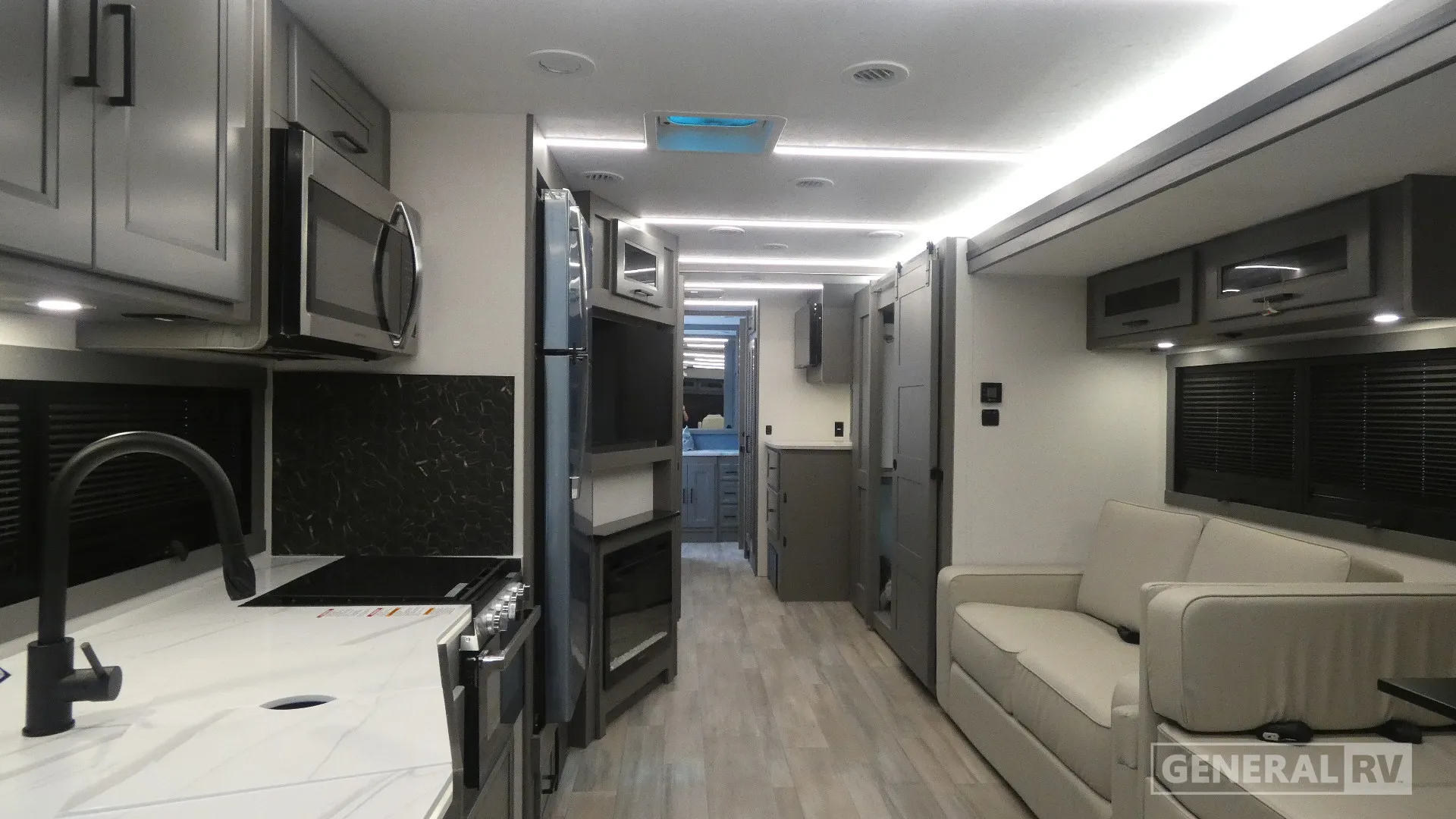 2026 Coachmen Mirada 35ES - Photo 3