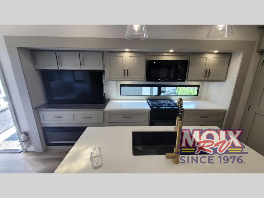 2025 Brinkley Model Z 3400, Photos photo 19